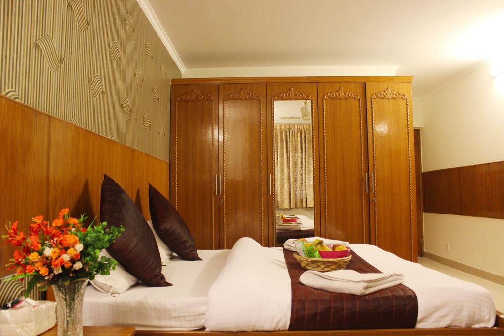 Hotel Delhi Marine Club C6 Vasant Kunj Nuova Delhi Esterno foto